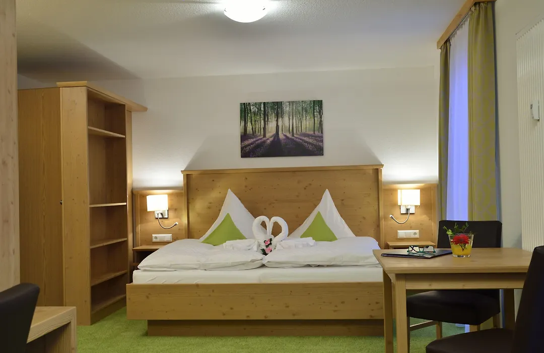 Burg Hotel Feldberg-1